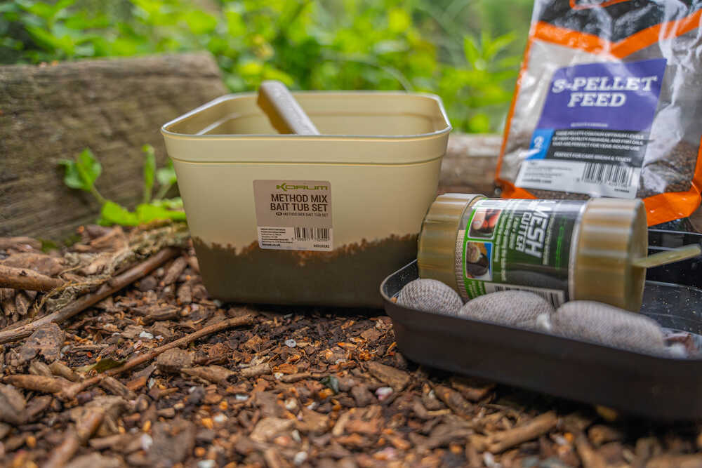 Кутия + лопатка Korum Method Mix Bait Tub Set - Image 2