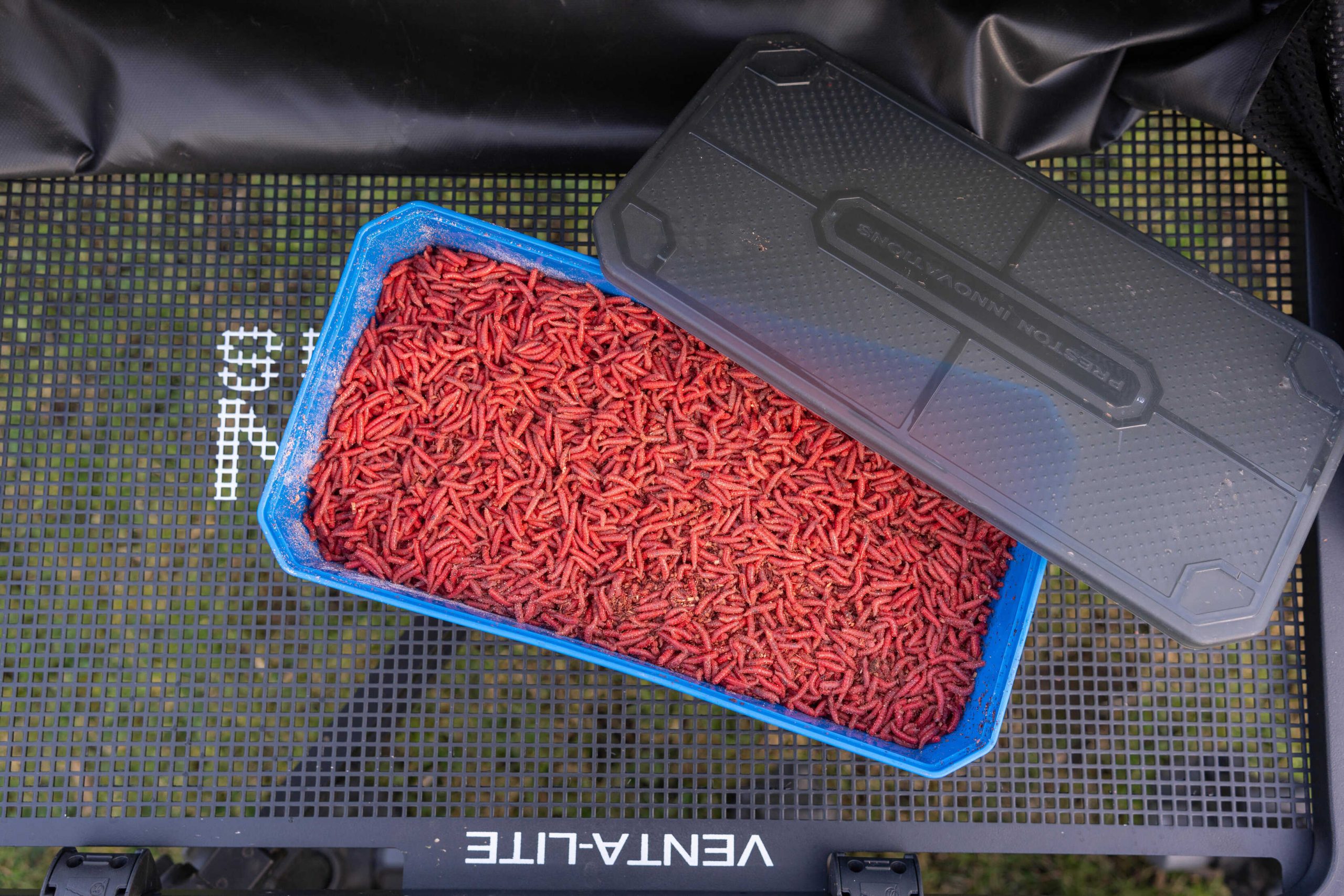 Кутия за стръв Preston Bait Tub 6pint /3.4litre/ - Image 7